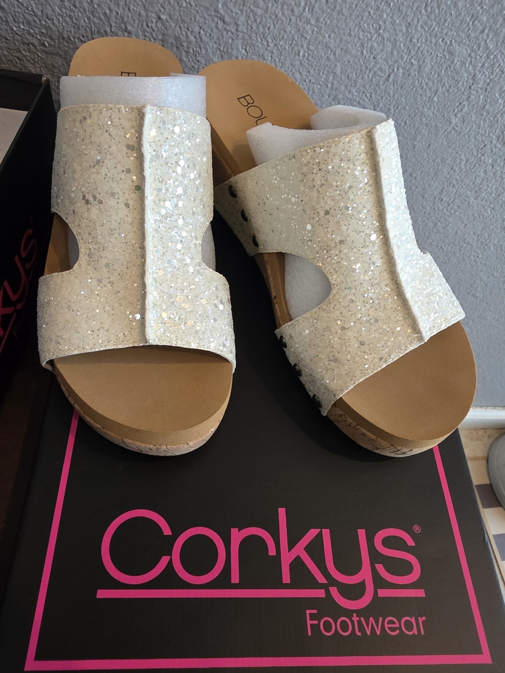 Corkys Women's Glitter Slide Sandals in Off White. Size 8